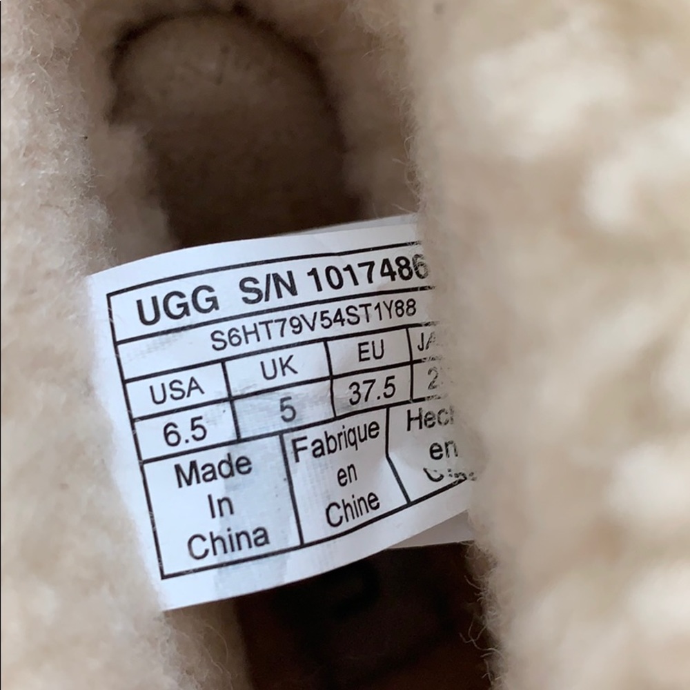 UGG Aldon water resistant black Shearling boots - Picture 5 of 9